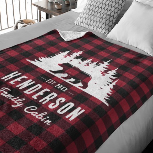 Cabin Beer Familienaam Red Buffalo Plaid Fleece Deken