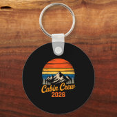 Cabin bemanning 2026 retro berg zonsondergang fami sleutelhanger (Voorkant)