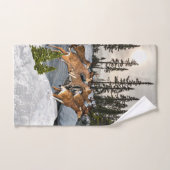 Cabin Stijl Winterbomen Sneeuw en Rende Herten  Handdoek (Handdoek)