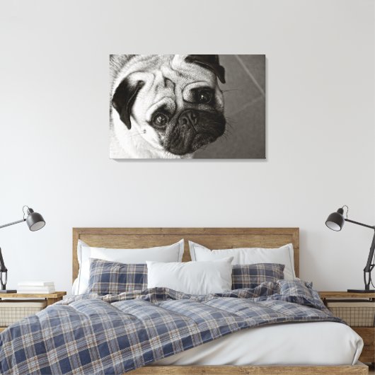 Cachorro de Pug sobre lienzo Canvas Afdruk (Insitu (Slaapkamer))