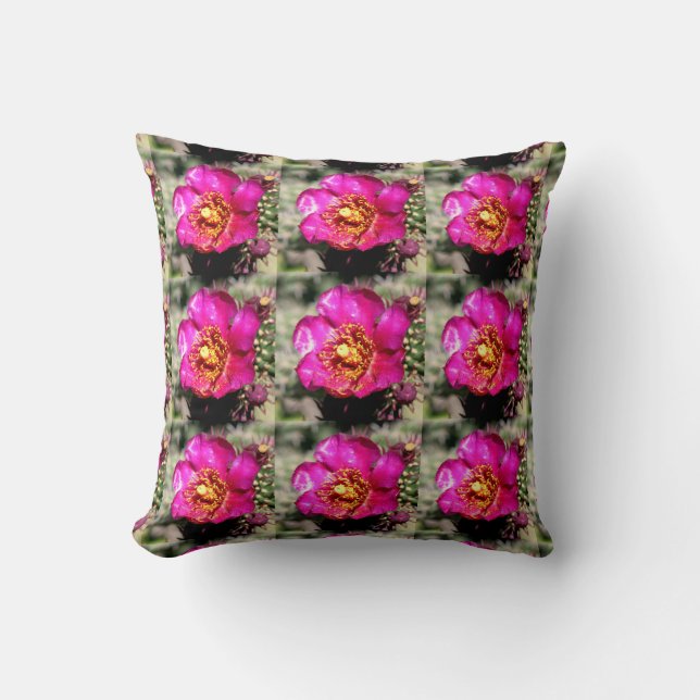 Cactus flower pillow kussen (Voorkant)