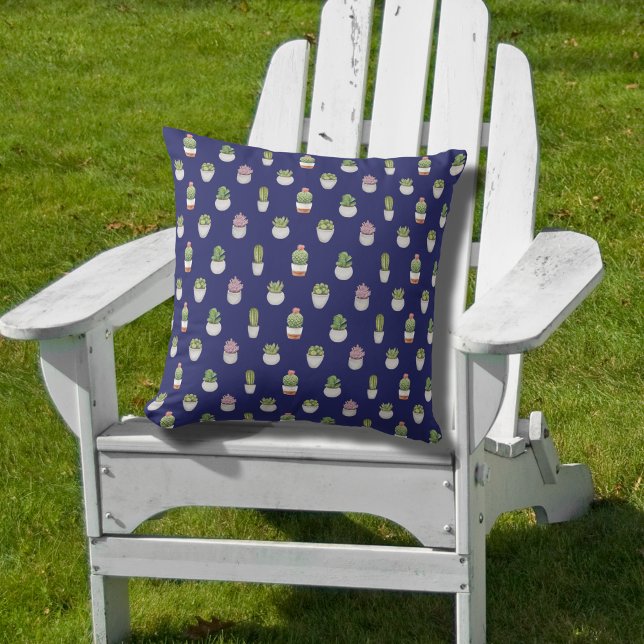 Cactus Life, Diepblauwe achtergrond Buitenkussen (Creator heeft geüpload)