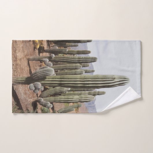 Cactus Oasis #1 #wall #decor #art  Bad Handdoek (Handdoek)