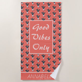 Cactus patroon op koraal alleen goede vibes strandlaken