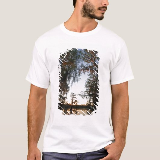 Caddo Lake bij zonsopgang T-shirt (Voorkant)