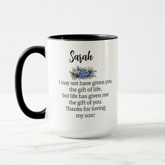 Cadeau van schoondochter aan schoonmoeder, Mijn Do Mok (Links)