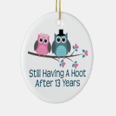 Cadeau voor 13th Wedding Jubileum Hoot Keramisch Ornament (Rechts)