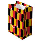 Cadeaubag met Belgische vlag Medium Cadeauzakje (Voorkant Gekanteld)