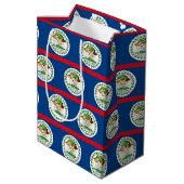 Cadeaubag met vlag van Belize Medium Cadeauzakje (Achterkant Gekanteld)