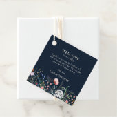 Cadeaubijgaarkaart voor een weide met blauwe wilde bedankjes labels (In situ)