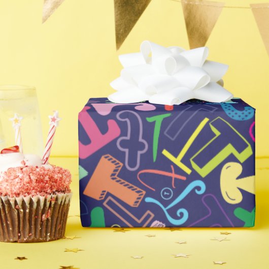 Cadeaupapier met letter T - marineblauw (Verjaardagsfeest)