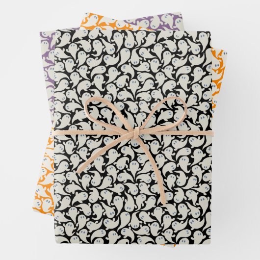 Cadeaupapier voor Halloween met spookpatroon (In situ)