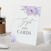 Cadeaus en Kaarten Stoffige Paarse Bloemenbruiloft Reclamebord Met Voetstuk (Insitu)