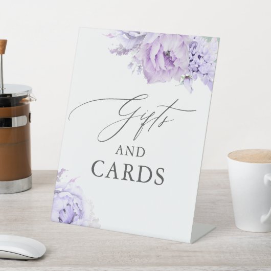 Cadeaus en Kaarten Stoffige Paarse Bloemenbruiloft Reclamebord Met Voetstuk (Insitu)