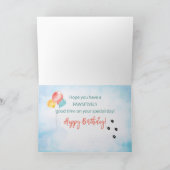 Cadeaus met schimmelbril op jaardag kaart (Binnen)