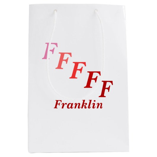 Cadeautas - naam en opgestapte letters in rood (Voorkant)