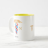 Caduceus-symbool en geregistreerd verpleegmonogram tweekleurige koffiemok (Voorkant links)