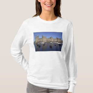 Caernarfon Castle, Gwynedd, Wales (RF) T-shirt