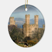 Caernarfon Castle Wales. Keramisch Ornament (Links)