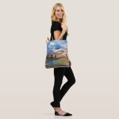 Cafe over tropisch strand op zonsondergang tote bag (Op model)