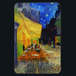 Cafe Terrace bij nacht door Van Gogh Magneet<br><div class="desc">Dit is "Cafe Terrace on the Place du Forum Arles at Night",  gedaan in 1888 door de Nederlandse postpressionist Vincent van Gogh (1853-1890). Het is onze Fine Art Series nr. 21.</div>