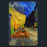 Cafe Terrace bij nacht door Van Gogh Magneet<br><div class="desc">Dit is "Cafe Terrace on the Place du Forum Arles at Night",  gedaan in 1888 door de Nederlandse postpressionist Vincent van Gogh (1853-1890). Het is onze Fine Art Series nr. 21.</div>