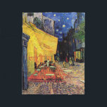 Cafe Terrace bij nacht door Vincent van Gogh Fleece Deken<br><div class="desc">Cafe Terrace op de Place du Forum door Vincent van Gogh is een kunstschilderij van de impressionistische architectuur van het cityscape schilderij. Een uitzicht buiten van een restaurant met tafels, stoelen, serveerders en mensen die eten. Een mooie nacht met sterren aan de hemel in Arles, Frankrijk. Over de kunstenaar: Vincent...</div>