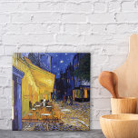 Cafe Terrace Cityscape Vincent van Gogh Tegeltje<br><div class="desc">Decoratieve keramische tegel met het schilderij van de post-impressionistische olie van Vincent van Gogh (1853-1890),  Cafe Terrace bij nacht (1888). Creëer in Arles,  Frankrijk voor een populair koffiehuis op het Rue Du Palais.</div>