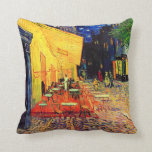 Cafe Terrace (F467) Van Gogh Fine Art Kussen<br><div class="desc">The Cafe Terrace Place du Forum, Vincent van Gogh, Arles September 1888. Het schilderij bevindt zich momenteel in het Museum van Kröller-Müller in Otterlo, Nederland. Vincent Willem van Gogh (30 maart 1853 - 29 juli 1890) was een Nederlandse Post-Impressionistische kunstenaar. Sommige van zijn schilderijen behoren nu tot de bekendste, populairste...</div>