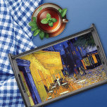 Cafe Terrace in Night Vincent van Gogh Dienblad<br><div class="desc">Een dienblad met Cafe Terrace at Night (1888) van Vincent van Gogh (1853-1890). Dit post-impressionistische olieverfschilderij legt de betoverende ambiance van een bruisende straat in Arles, Frankrijk, verlicht door de warme gloed van het terras van het café, mooi vast. De stevige constructie zorgt voor duurzaamheid, waardoor het perfect is voor...</div>