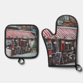 Café Tina's Twilight, NYC. Ovenwant & Pannenlap Set (Voorkant)