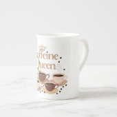 Cafeïne Queen - Elegant Bone China Coffee Mok (Voorkant rechts)