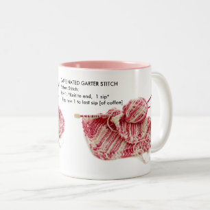 "Cafeïnehoudende Kousenband Stitch" - Breien Roze Tweekleurige Koffiemok