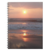 Cahier Roze zon op het strand Notitieboek (Voorkant)