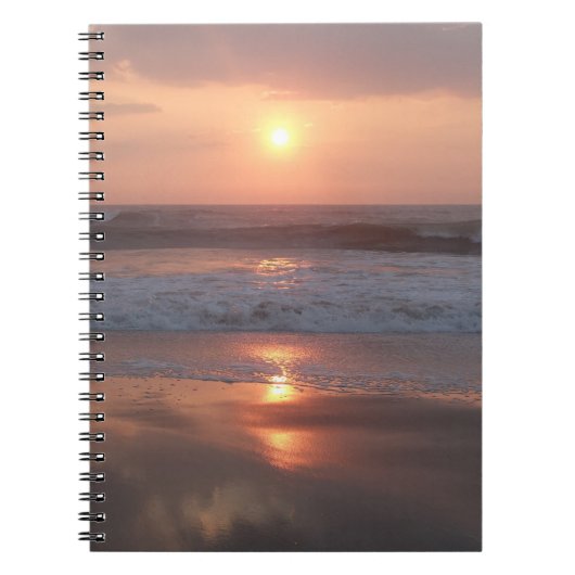 Cahier Roze zon op het strand Notitieboek (Voorkant)