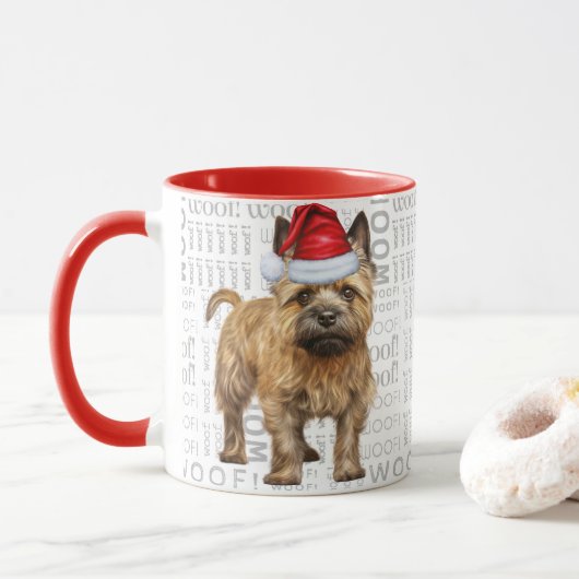 Cairn Terrier Dog Santa op houten achtergrond Mok (Met donut)