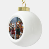 Cairn Terrier Dogs Christmas Snow Holiday  Keramische Bal Ornament (Rechts)