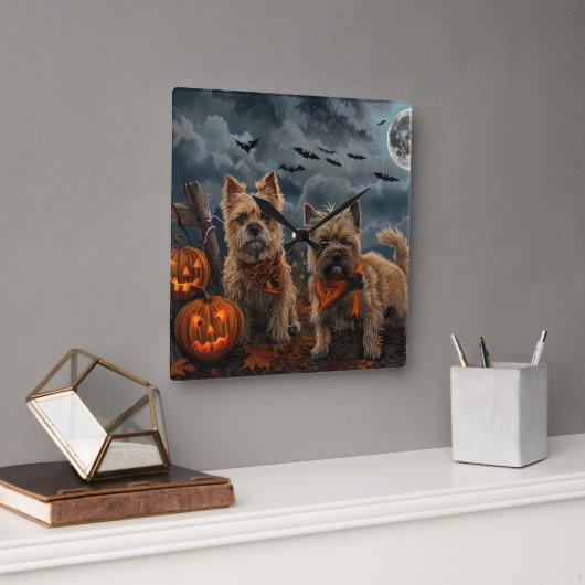 Cairn Terrier Halloween Spoken Vierkante Klok (Kantoor)