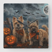 Cairn Terrier Halloween Spooky Vierkante Klok (Voorkant)
