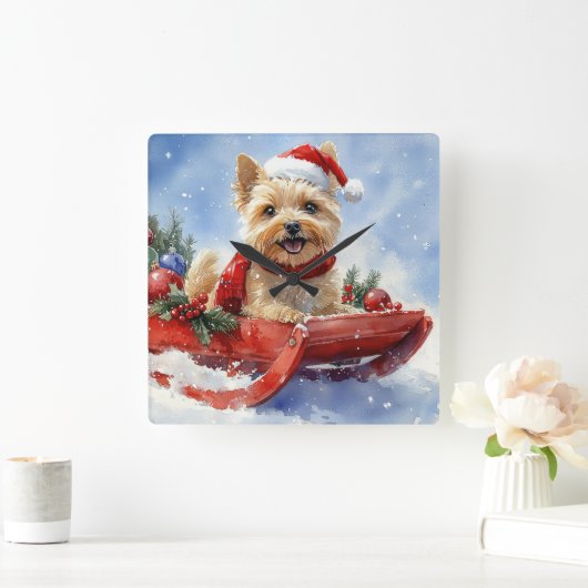 Cairn Terrier Hond in Sledge Laat het Sneeuw Kerst Vierkante Klok (Huis)