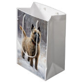 Cairn Terrier Laat het Sneeuwen Kerstmis Medium Cadeauzakje (Voorkant Gekanteld)