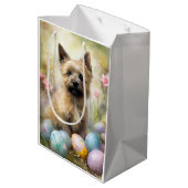 Cairn Terrier met paaseieren Vakantie Medium Cadeauzakje (Achterkant Gekanteld)