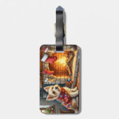 Cairn Terrier zittend bij open haard Kerstverlicht Bagagelabel (Achterkant verticaal)