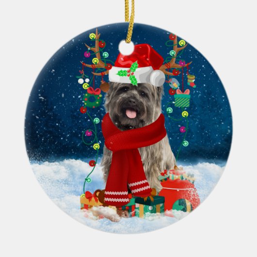 Caïro Terrier Dog in Snow met kerstcadeautjes Keramisch Ornament (Voorkant)