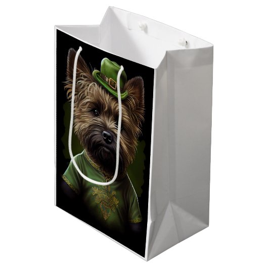 Caïro Terrier dog in St. Patrick's Day Dress Medium Cadeauzakje (Voorkant Gekanteld)