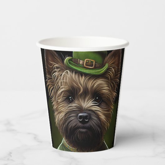 Caïro Terrier dog in St. Patrick's Day Dress Papieren Bekers (Achterkant)