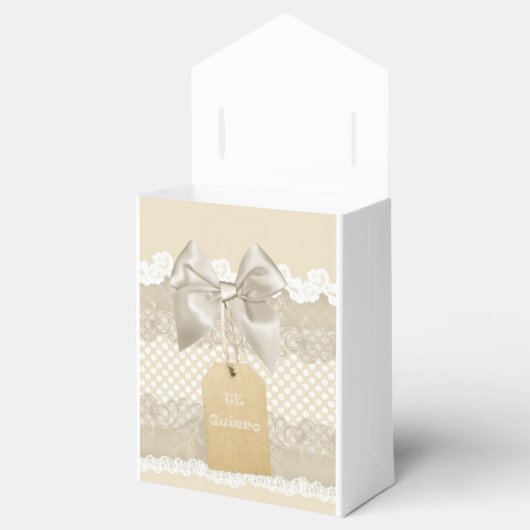 Caja para regalo con lunares y encaje! bedankdoosjes (Geopend)