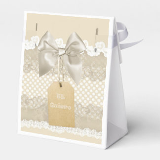 Caja para regalo con lunares y encaje! bedankdoosjes