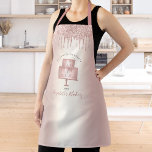 Cake Bakery Chef Roos Gold Glitter Drivers Script Schort<br><div class="desc">Hier is een wonderlijke manier om het plezier van het bakken toe te voegen. Voeg extra glans toe aan je culinaire avonturen wanneer je dit elegante, verfijnde, eenvoudige en moderne schort draag. Een dunne, roos gouden 2 laagtaart, handgeschreven schrijftypografie en glitterdruppels bedekken een faux metallic gouden achtergrond van het roos....</div>