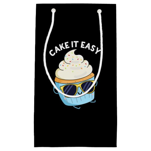 Cake It Easy Funny Cupcake Pun Donker BG Klein Cadeauzakje (Voorkant)